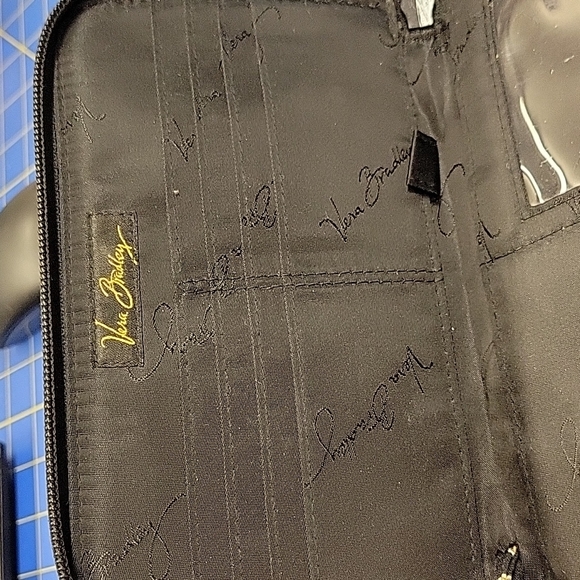 Vera Bradley Quilted Wallet 8 x 4.5 - Picture 6 of 8